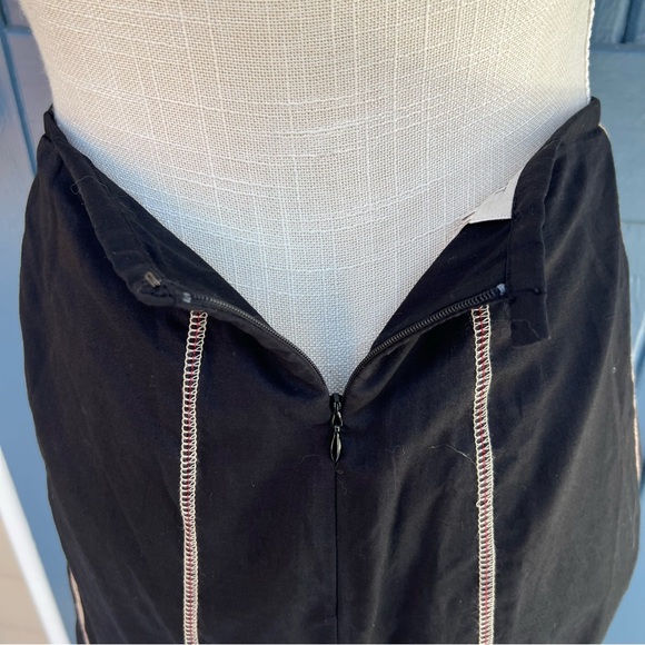 Vintage Nine West Black Red and White Stripes Midi A-Line Skirt Women Size 10 - Picture 4 of 7